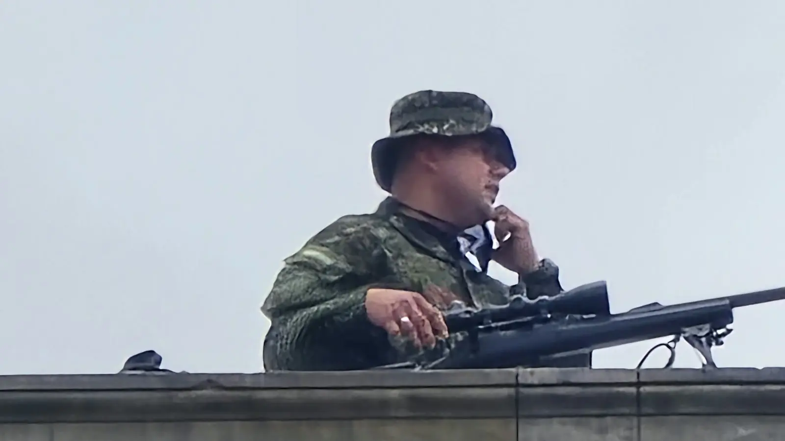 Protestas dejaron ver francotiradores en el techo del capitolio? por que?
