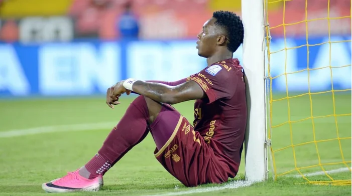 Presuntas amenazas y una posible invasión de campo habrían provocado el cierre del estadio del Deportes Tolima
